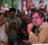 The PEC Award for the Protection of Journalists goes to Mexican journalist Carmen Aristegui