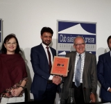 مرکز خبرنگاران افغانستان جایزه بین المللی " کمپین نشان مطبوعات" را بدست آورد